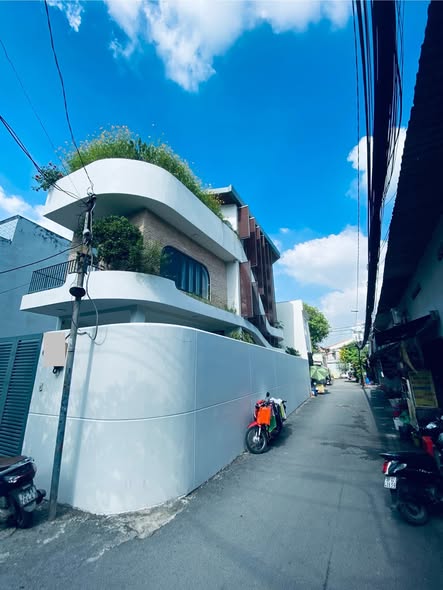 Nhà phố Linh Chiểu Thủ Đức 93.3m² giá 12.5 tỷ - Khu dân cư đông đúc, đầy đủ tiện ích!