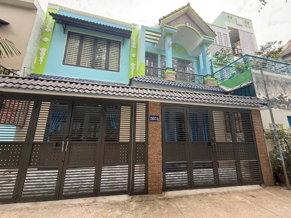 Nhà trệt lầu Dĩ An 103m² giá 5 tỷ - Vị trí gần giáo xứ An Bình!