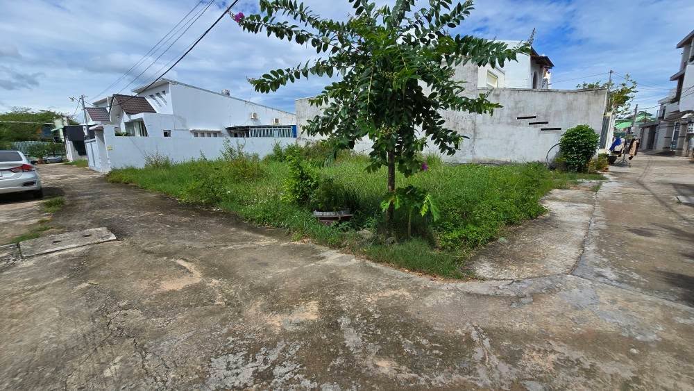 Đất lô góc KDC Ga Lê Duẫn Phan Thiết 140m² giá 2.1 tỷ - Cơ hội đầu tư hiếm có!