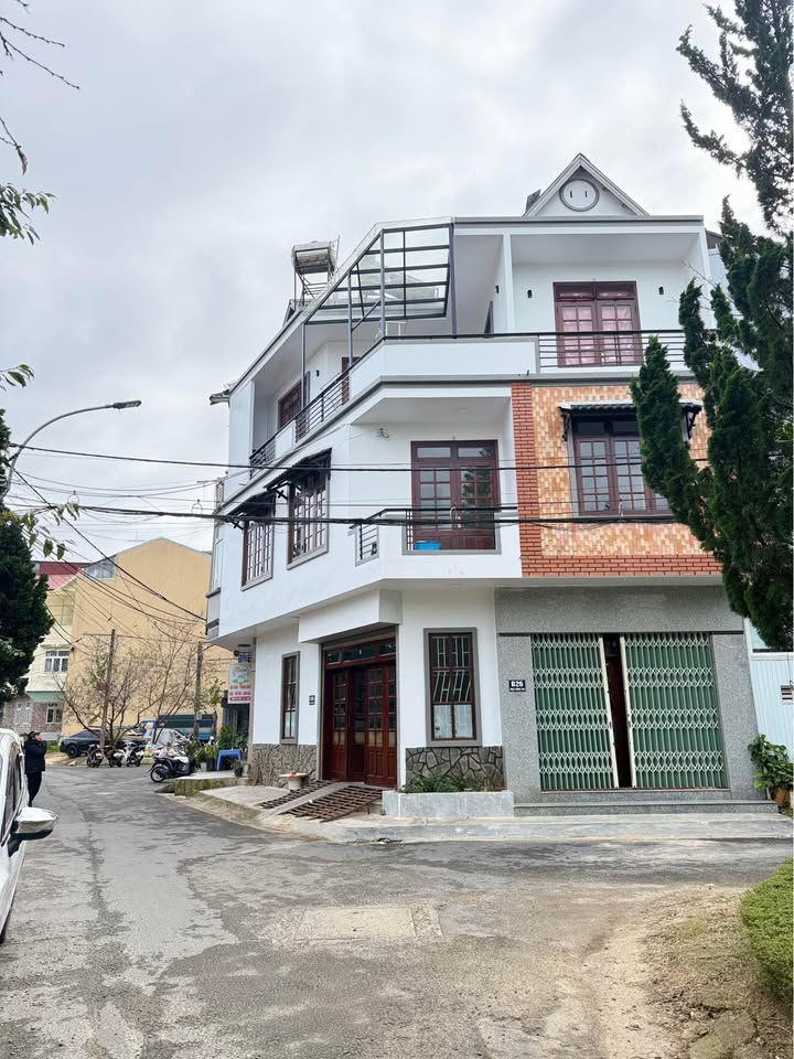 Nhà phố 2 mặt tiền Mạc Đĩnh Chi Đà Lạt 58.2m² giá 12 tỷ - Đang cho thuê 18 triệu/tháng!
