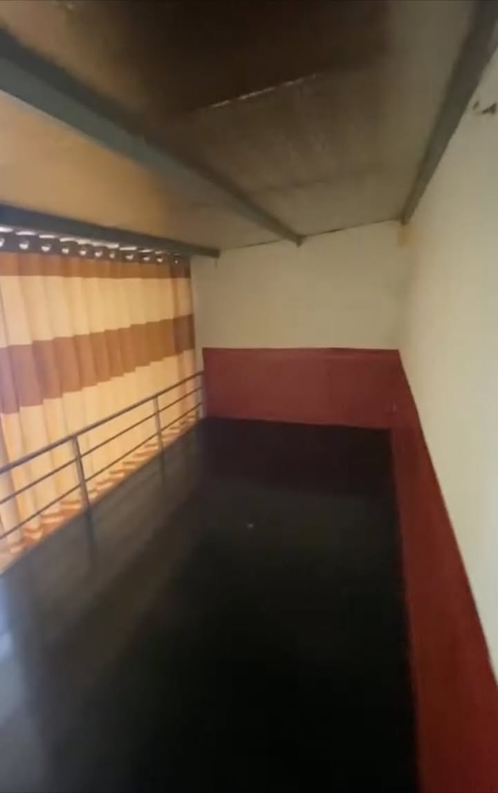 Phòng cho thuê 126/53 Hoàng Quốc Việt 33m² giá 2.5 triệu - Không gian sạch sẽ, yên tĩnh!