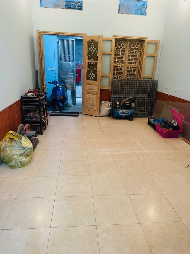 Nhà 4 tầng Đốc Ngữ, Ba Đình 42m² giá 9.9 tỷ - Cơ hội đầu tư tuyệt vời!