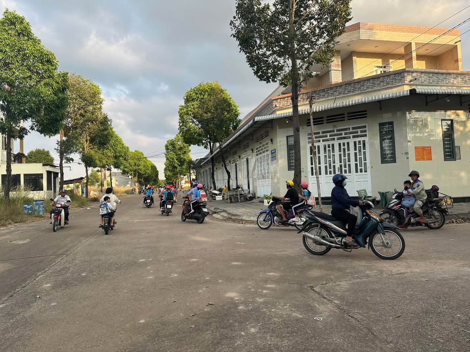 Đất nền Chánh Phú Hòa 150m² giá 1 tỷ - Sổ đỏ chính chủ, thổ cư 100%!