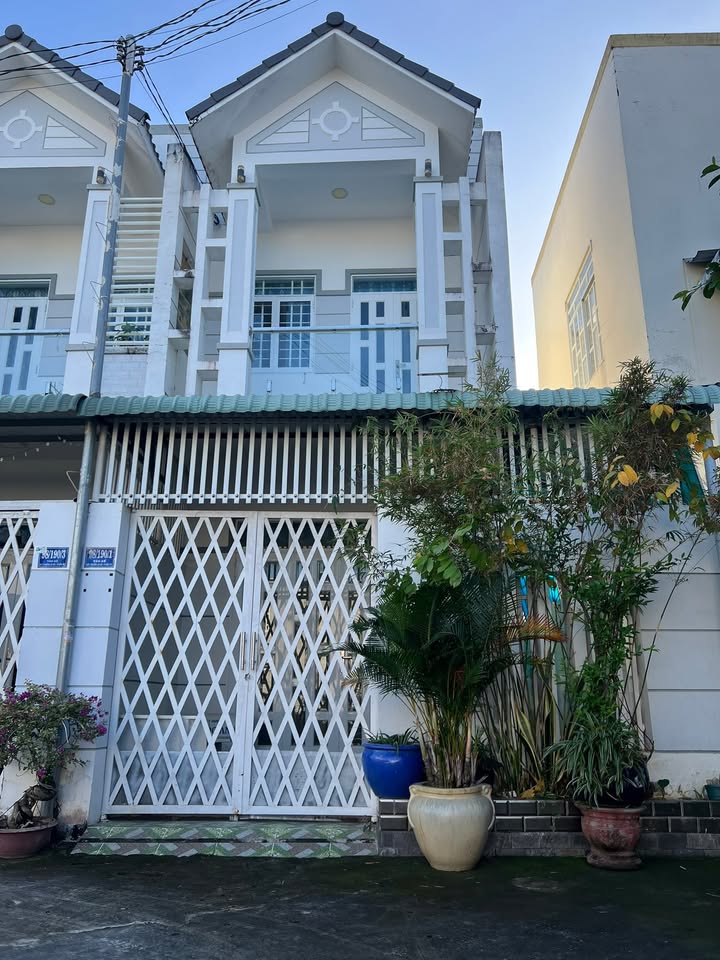 Nhà phố 1 trệt 1 lầu tại phường An Hội, Bến Tre - Diện tích 89m² giá chỉ 2.1 tỷ!