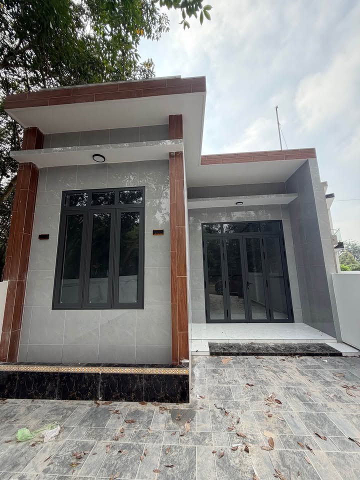 Nhà phố Phú An Bến Cát 136m² giá 1.7 tỷ - Sẵn sàng vào ở ngay!