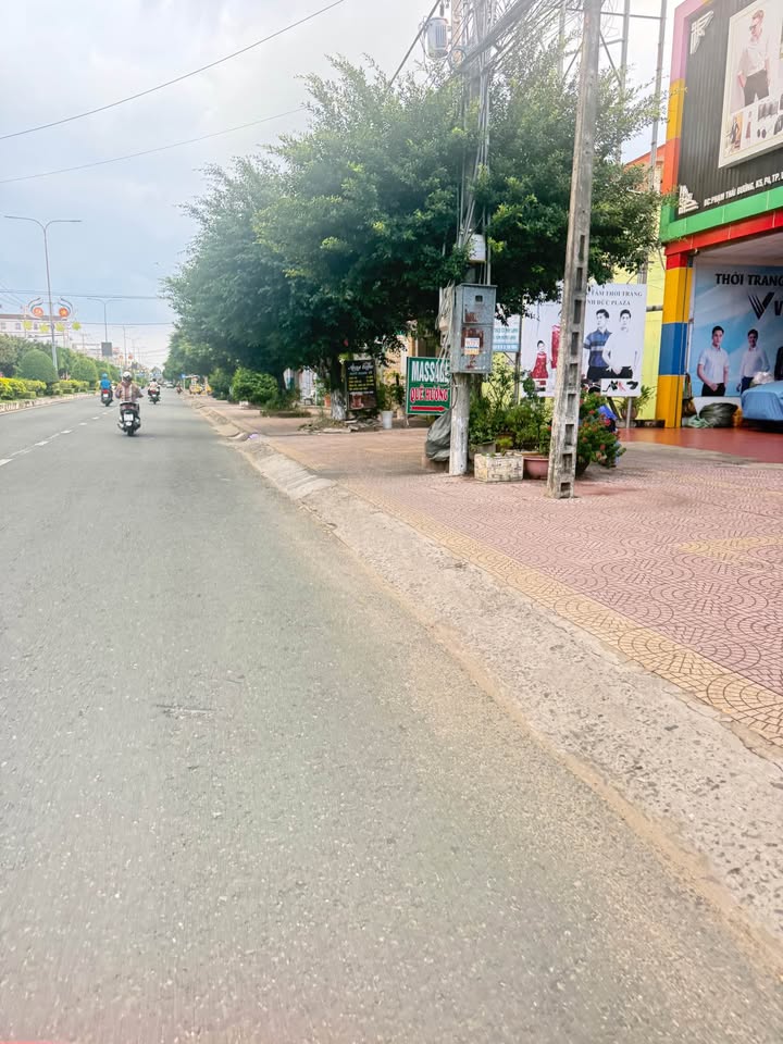 Bán gấp mặt tiền Phạm Thái Bường Vĩnh Long 192m² giá 8.6 tỷ - Đầu tư sinh lời ngay!