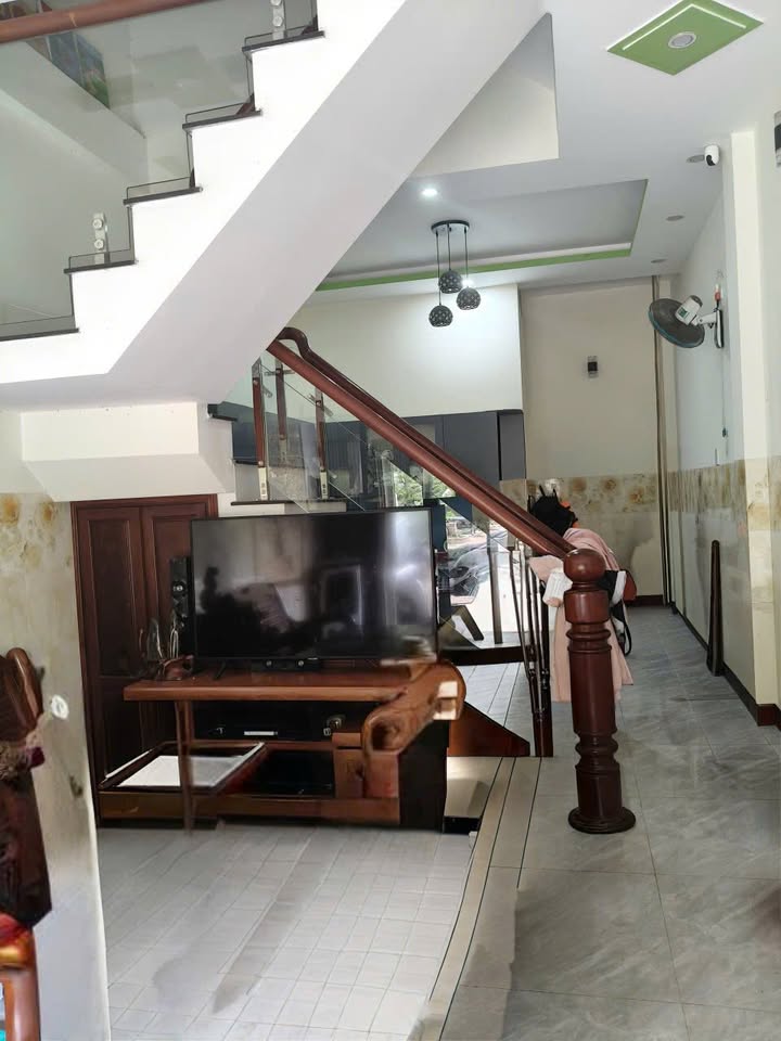 Nhà mặt tiền Ghềnh Ráng Quy Nhơn 40m² giá 3.85 tỷ - Cơ hội vàng cho nhà đầu tư!