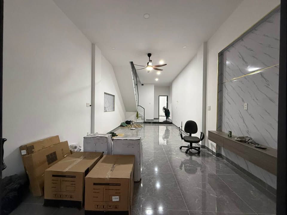 Nhà liền kề 2 tầng mặt tiền đường Nguyễn Phi Khanh, Vĩnh Hòa, 68m² giá 6.5 tỷ - Cơ hội đầu tư tuyệt vời!