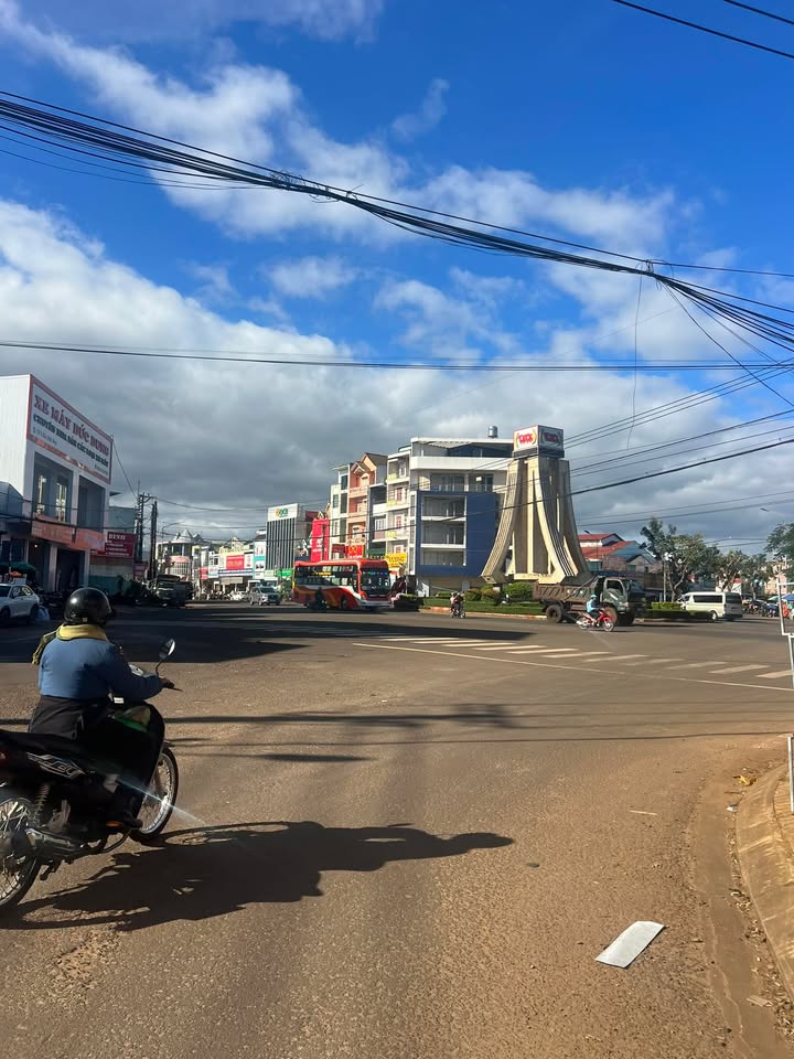 Đất mặt tiền 3 mặt đường Glar Đak Đoa 30,5x37m - Giá chỉ 1.8 tỷ có thương lượng!