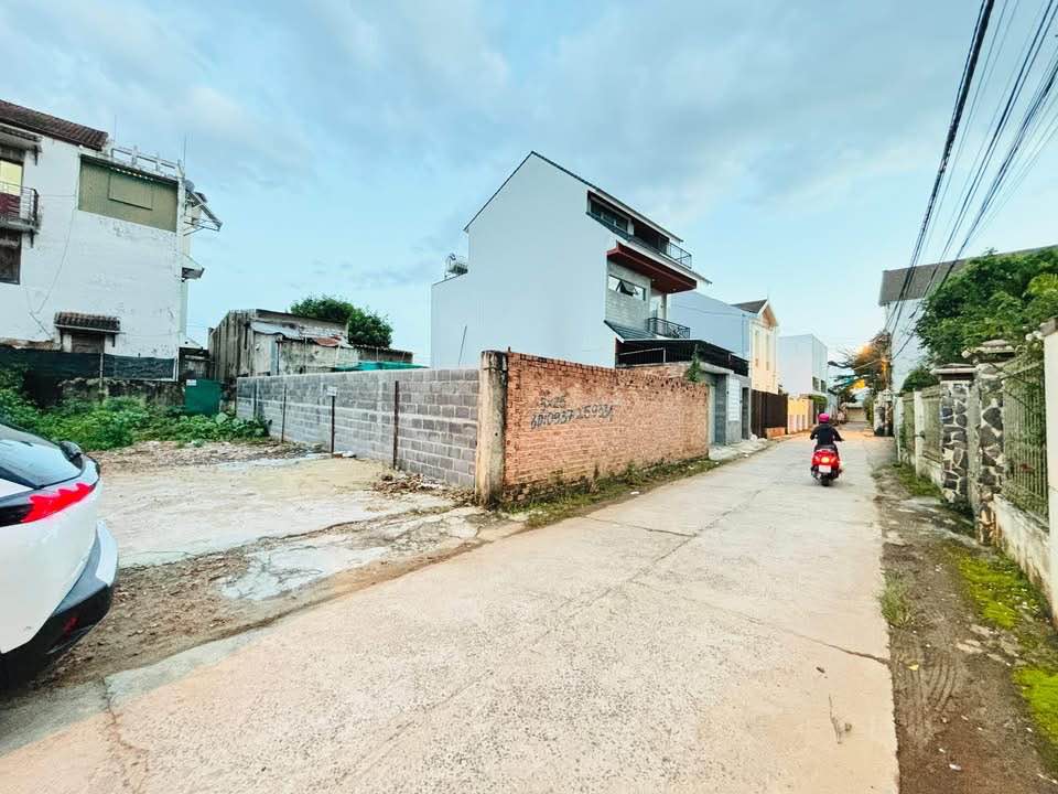 Lô đất đẹp hẻm 104 Mai Hắc Đế, Tân Thành 100m² giá chỉ 3 tỷ - Đầu tư sinh lời hiệu quả!