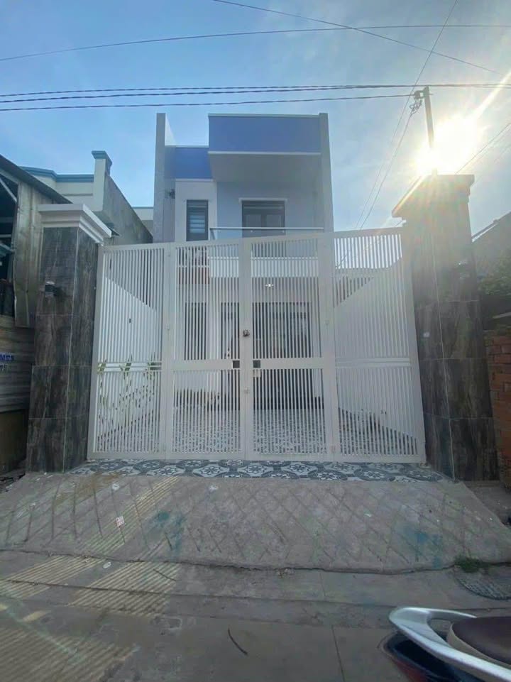 Nhà riêng 2 tầng phường Hiệp Thành, Thủ Dầu Một 100m² giá 3.7 tỷ - Đối diện KDC Hiệp Thành 3!