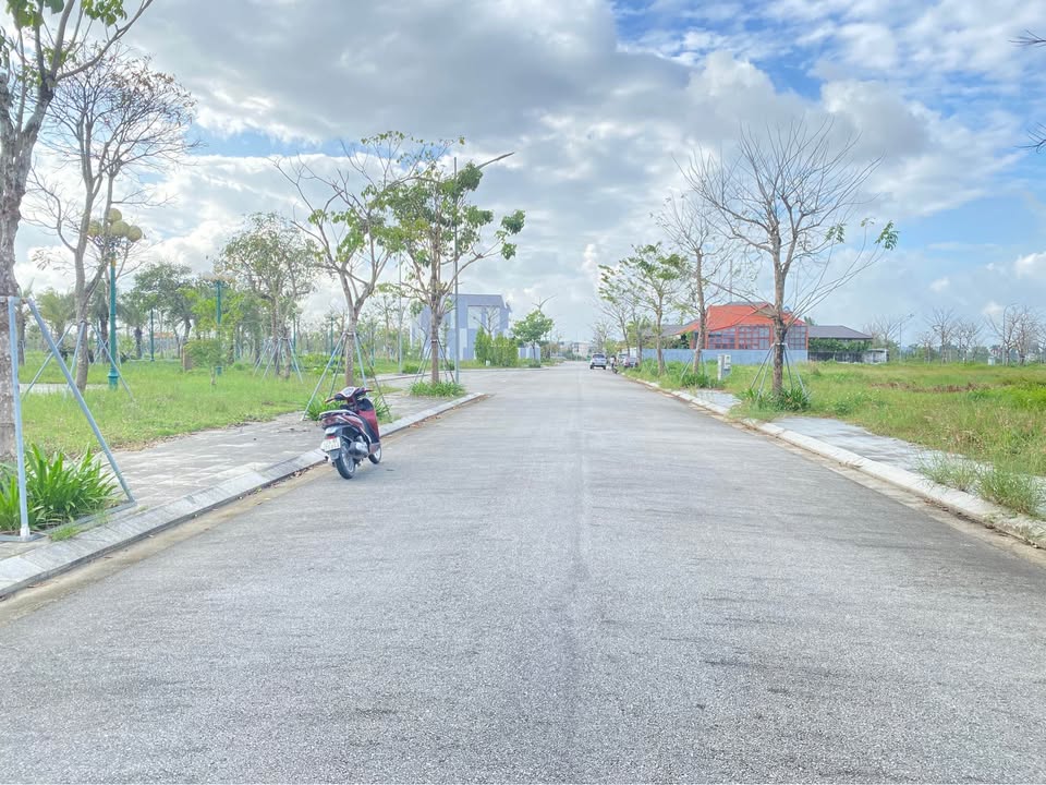 Đất biệt thự phường Trương Quang Trọng 300m² giá 4.1 tỷ - Đối diện công viên