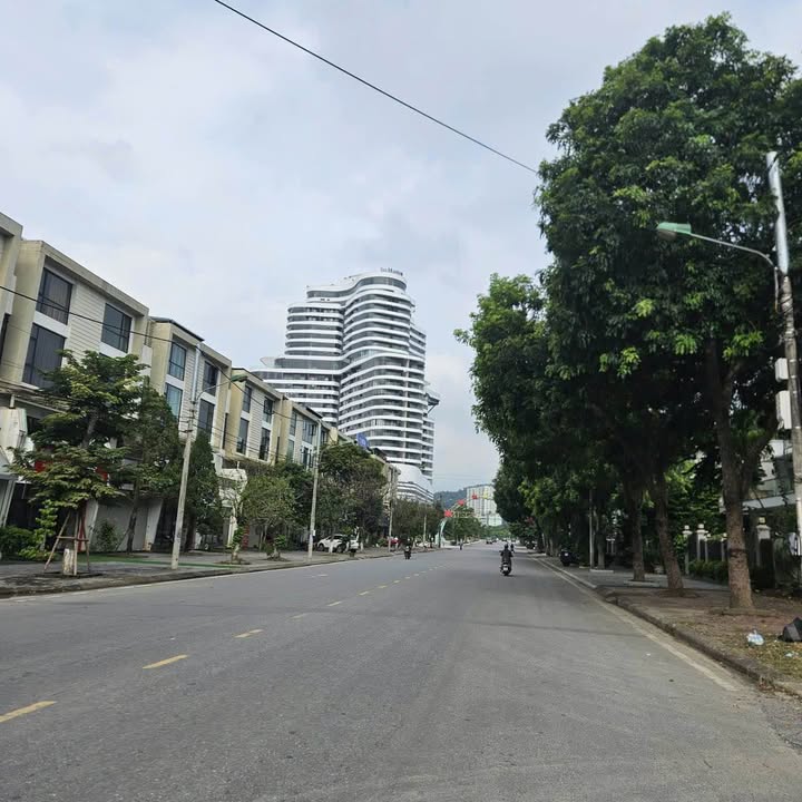 Lô đất biệt thự 2 mặt tiền Cam Đường, Lào Cai 348m² giá 8 tỷ - Đầu tư sinh lời ngay!