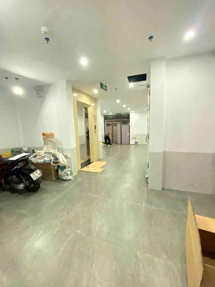 Căn hộ dịch vụ Hào Nam Đống Đa 70m² giá 24.8 tỷ - Đầu tư sinh lời ổn định!