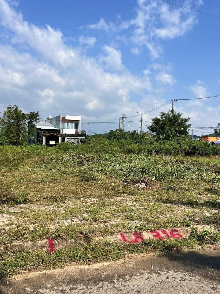 Đất nền khu TĐC Nam nhà vườn Hòa Ninh Đà Nẵng 123m² giá thỏa thuận - Hướng Đông Nam