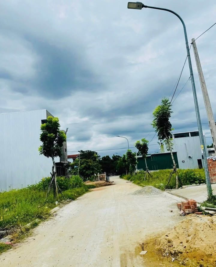 Đất mặt tiền Hồ Quý Ly, TP Huế 81.9m² giá 1.7 tỷ - Cơ hội đầu tư hấp dẫn!