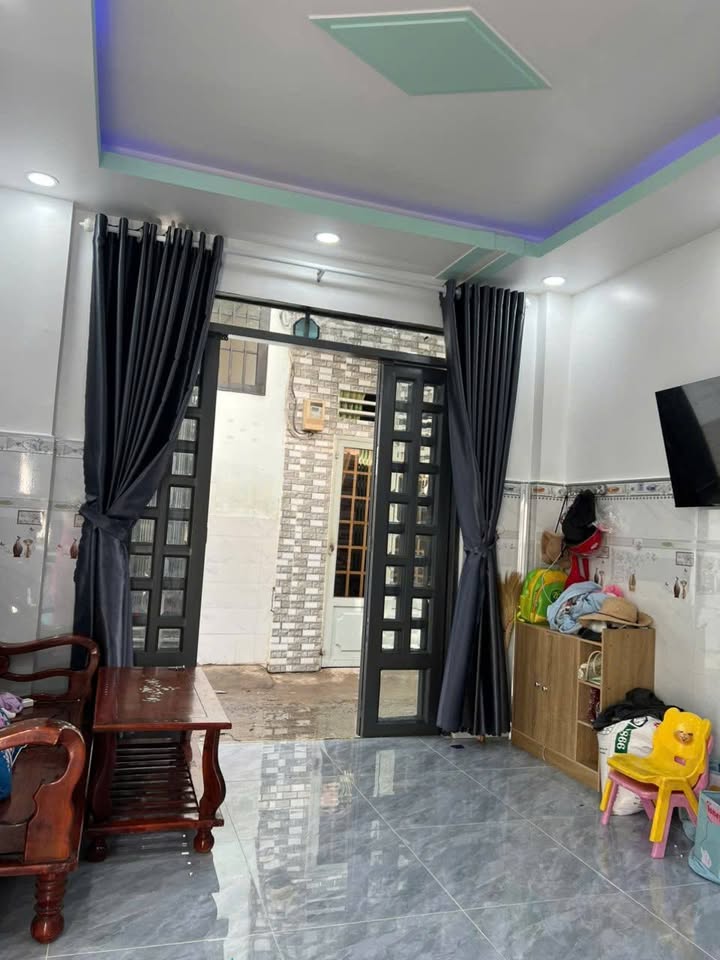 Nhà bán tại Bùi Công Trừng, Hóc Môn 21m² giá 850 triệu - Gần chợ và nhà thờ!