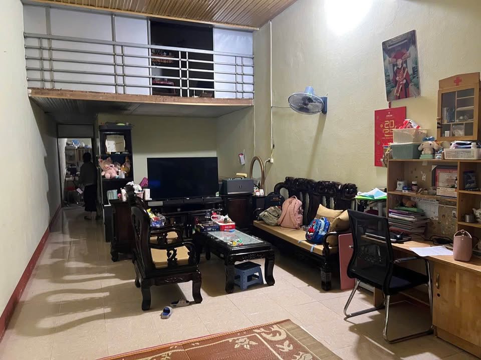 Nhà cấp 4 mặt đường Ngô Minh Loan, Yên Bái, 112m² - Kinh doanh thuận lợi!