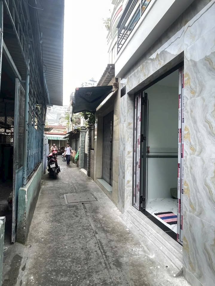Nhà bán Hoài Thanh, Quận 8, 38m² giá 3.38 tỷ - Sổ hồng riêng, chính chủ!