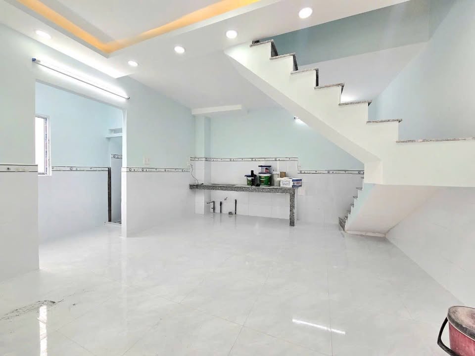 Nhà bán thị trấn Nhà Bè 38m² giá 1.05 tỷ - Chính chủ, Sổ đỏ sang tên ngay!