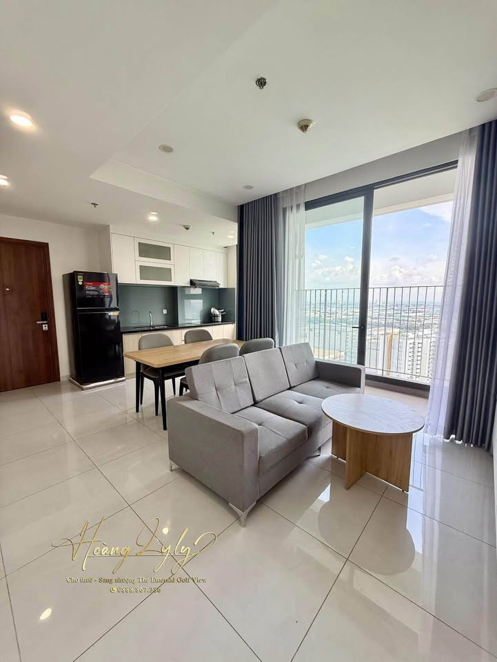 Căn hộ The Emerald Golf View Thuận An 2PN giá 11 triệu - Full nội thất, sẵn sàng vào ở!