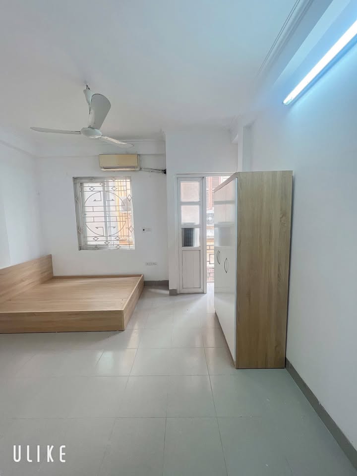 Phòng cho thuê tại Ngõ 102 Nguyễn Đình Hoàn, Cầu Giấy - Giá 3.5 triệu, vào ở ngay!