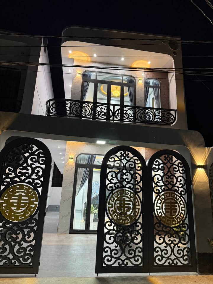 Nhà Lầu Mới Hoàn Thiện Hẻm 10, Trịnh Phong, Tây Ninh - 3 Phòng Ngủ, Giá Chỉ 2.45 Tỷ