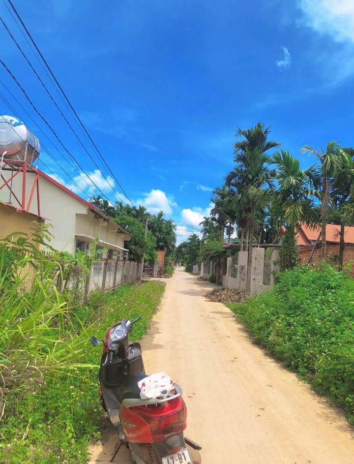 Đất nền chính chủ Ea Ktur 140m² giá 450 triệu - Vị trí thuận lợi gần Trường Học, Sân Bóng!