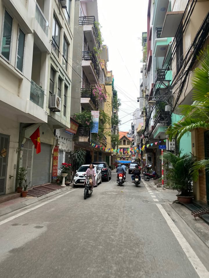 Nhà đẹp 5 tầng tại ngõ 27 và ngõ 9 Võ Chí Công, Tây Hồ - Chỉ 2 tỷ, sẵn sàng ở ngay!