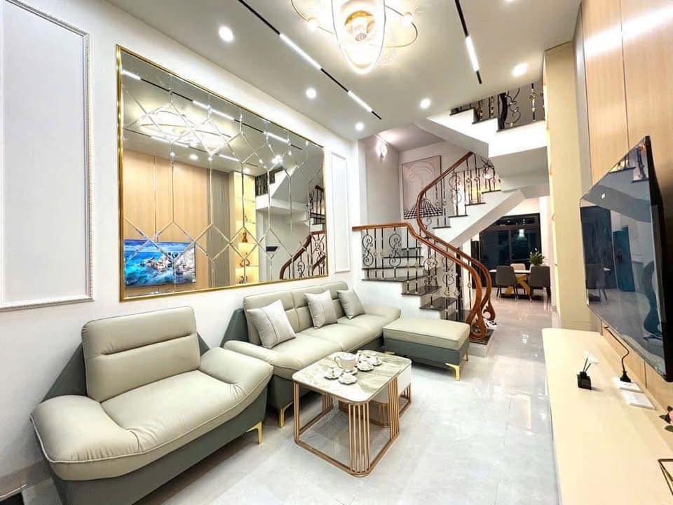 Nhà phố Đội Cấn, Ba Đình 28m² giá 6.8 tỷ - Nội thất luxury sang trọng, chỉ việc ở ngay!