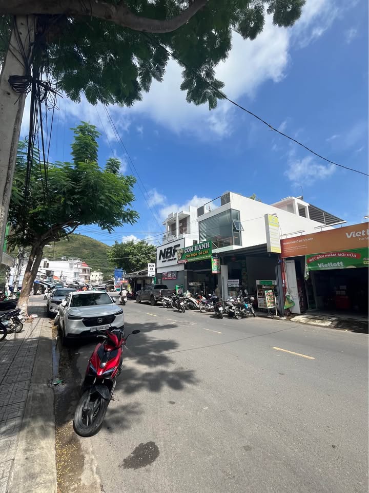 Đất nền đường Dương Hiến Quyền, Nha Trang 125m² giá 12.5 tỷ - Kinh doanh sầm uất!