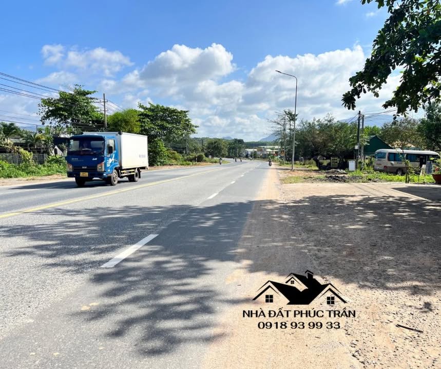 Đất nền Quốc Lộ 1A, Xuân Hưng, 225m² giá 1.5 tỷ - Khu vực kinh doanh sầm uất!