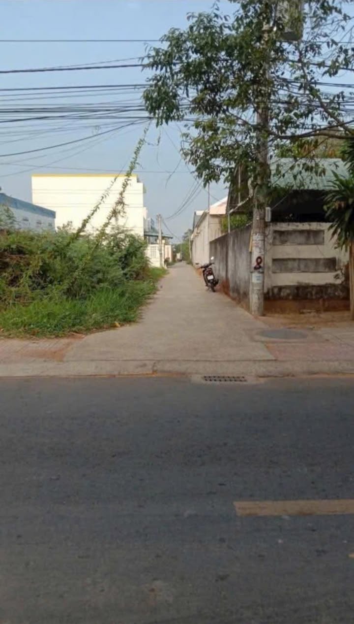 Đất nền hẻm nhánh đường Đồng Khởi nối dài, Trà Vinh 550m² - Giá chỉ 1.25 tỷ!