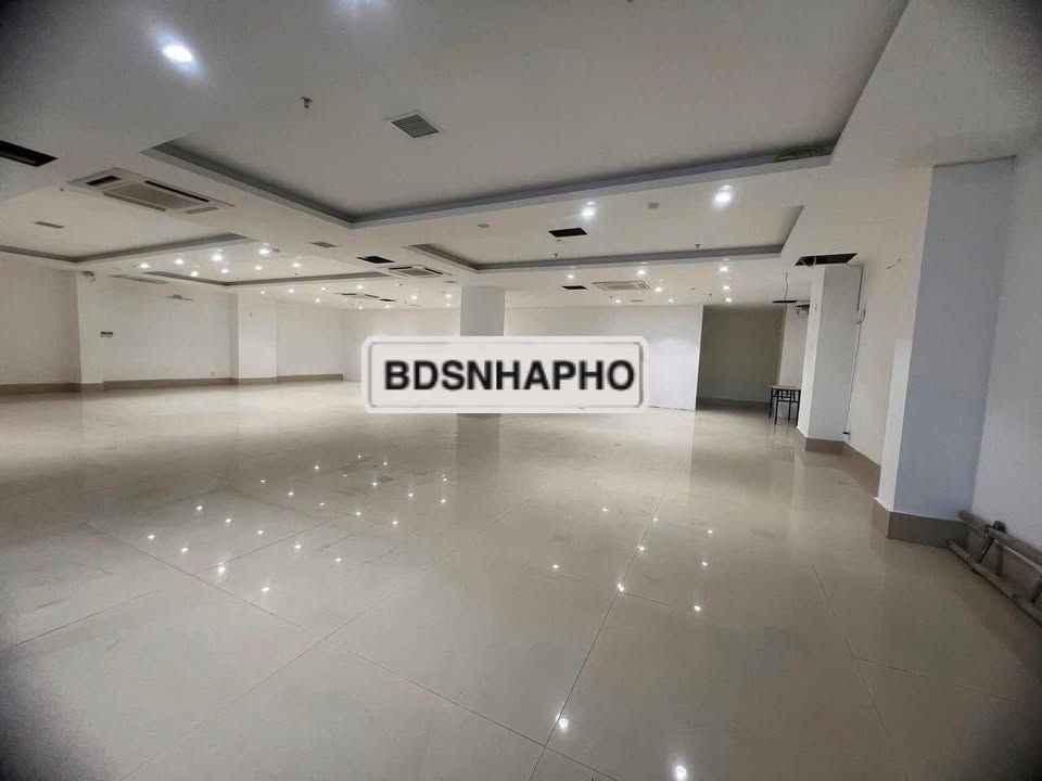 Cho thuê văn phòng Sơn Trà 350m² giá 30 triệu - Vị trí đắc địa gần biển!