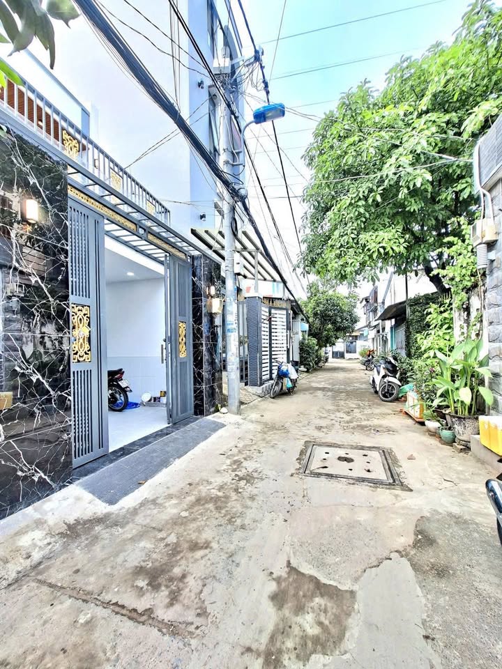 Nhà mặt tiền hẻm Nguyễn Bình, Nhà Bè 60m² giá 5.68 tỷ - Vị trí kinh doanh thuận lợi!