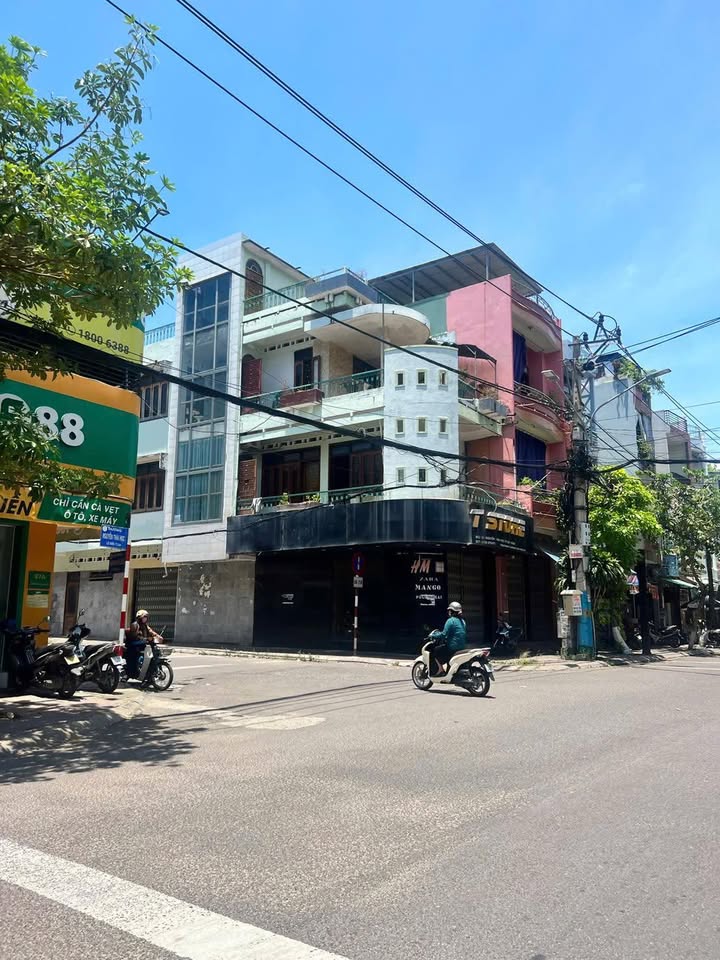 Nhà nguyên căn góc đường Nguyễn Thái Học, 73m² giá 40 triệu/tháng - Mặt tiền sầm uất!