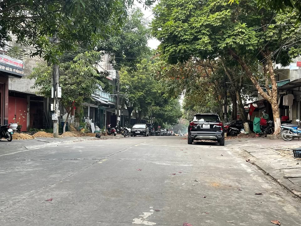 Đất nền phố Nguyễn Đức Cảnh Lào Cai 90.2m² giá 2.4 tỷ - Tiềm năng đầu tư sinh lời!