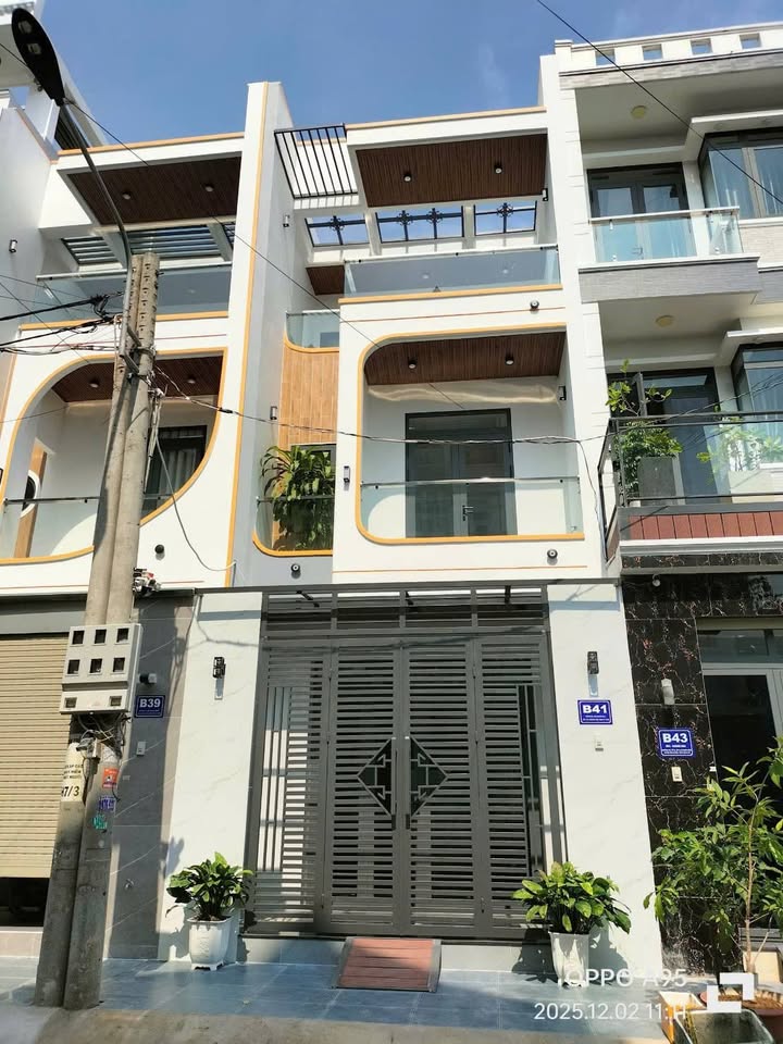 Nhà 3 tầng Khu Hoàng Hoa, Long Hậu 64m² giá 3.85 tỷ - Sẵn sàng vào ở!
