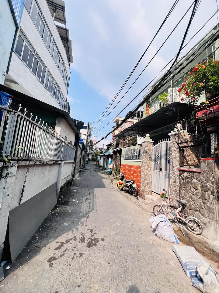 Nhà 7m ngang Thủ Đức 124.4m² giá 10.2 tỷ - Vị trí đắc địa, đầu tư sinh lời!