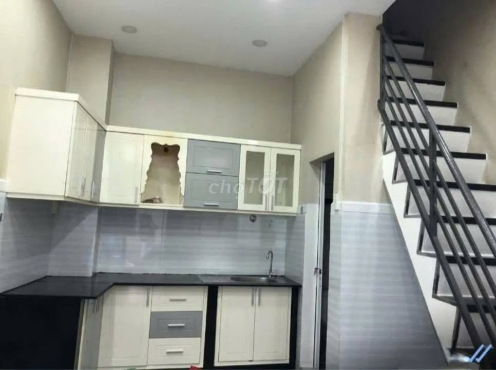 Nhà Trần Hưng Đạo, Quận 5 – Diện tích 18m² chỉ 2.95 tỷ - Sẵn sàng vào ở!