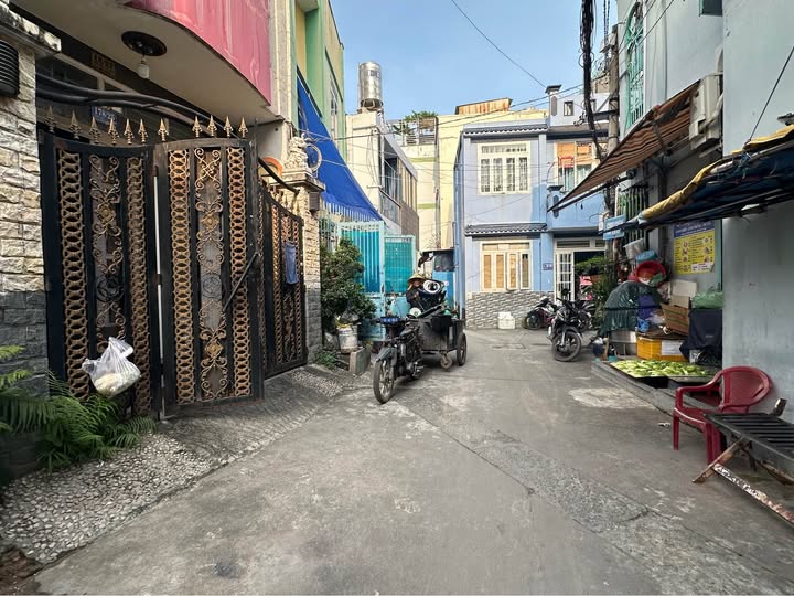 Đất Lý Thường Kiệt, Gò Vấp 41m² giá 4.45 tỷ - Hẻm ba gác an toàn, tiện ích đầy đủ!
