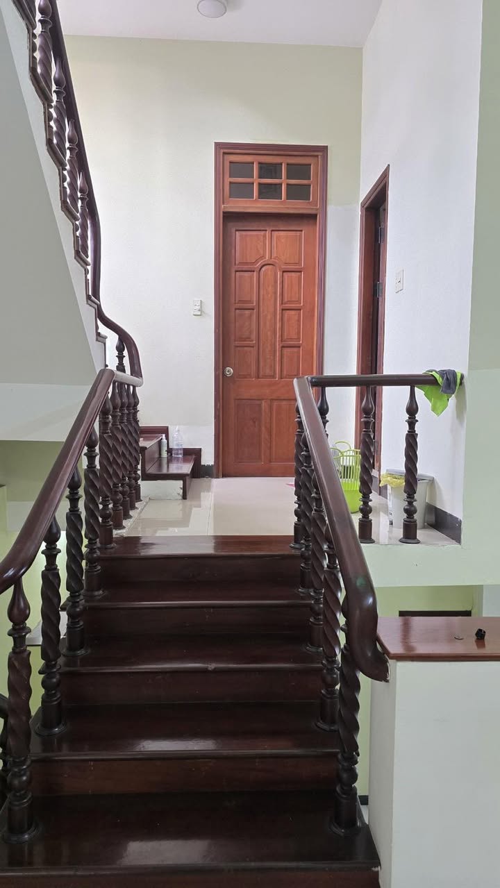 Nhà 4 tầng mặt tiền 7.5m, đường Ỷ Lan Nguyên Phi, Đà Nẵng - Giá chỉ 8.9 tỷ!