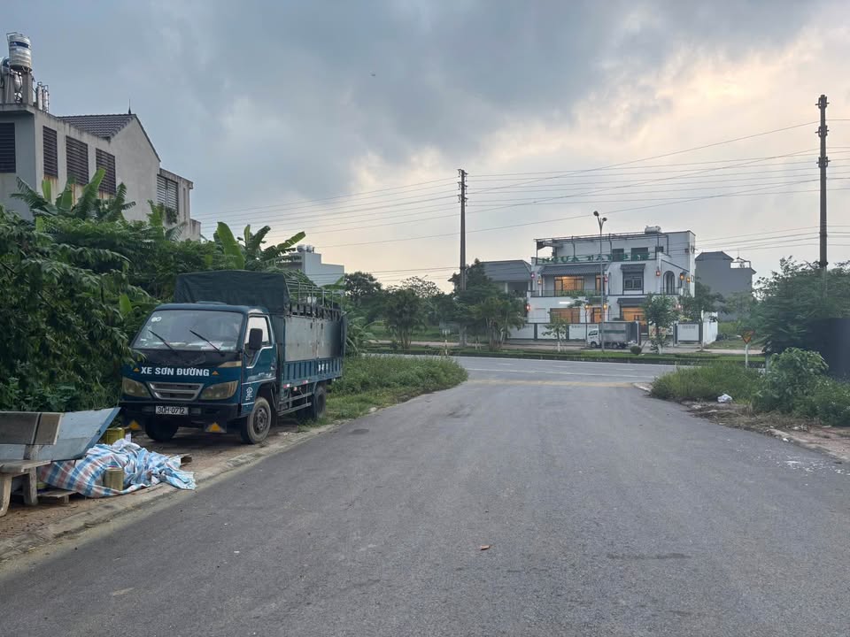 Đất nền phố Văn Miếu Vĩnh Yên 223m² giá 5.2 tỷ - Cơ hội đầu tư sinh lời cao!