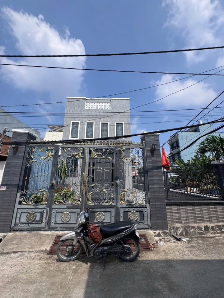 Nhà 2 mặt tiền Tân Xuân, Hóc Môn 176m² giá 6.5 tỷ - Kinh doanh thuận lợi!