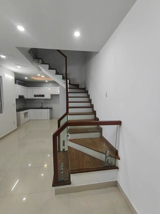 Nhà phố Lạch Tray, Ngô Quyền, Hải Phòng 40m² giá 2.79 tỷ - Gần sân vận động và nhà hát lớn!