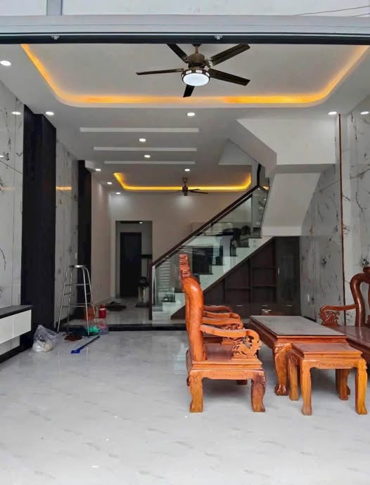 Nhà phố Tân Hiệp 76m² giá 1.6 tỷ - Dọn vào ở ngay với nội thất cơ bản!