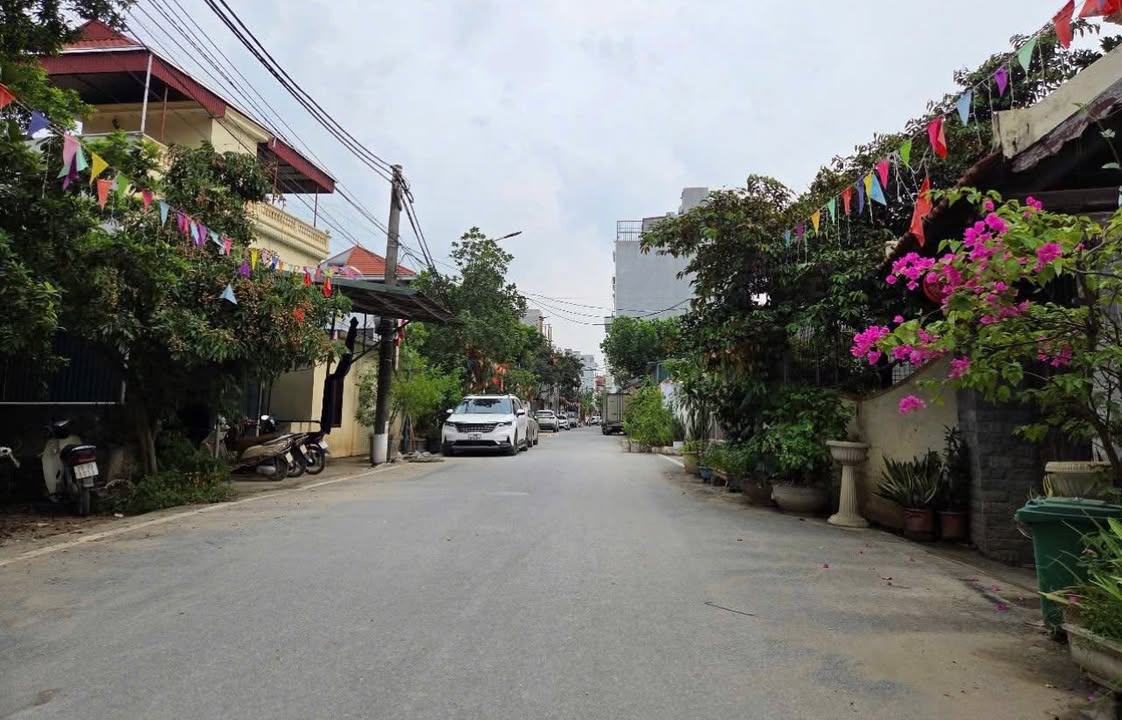 Đất lô góc Kim Chung Hoài Đức 30m² giá 5.5 tỷ - Kinh doanh sầm uất!