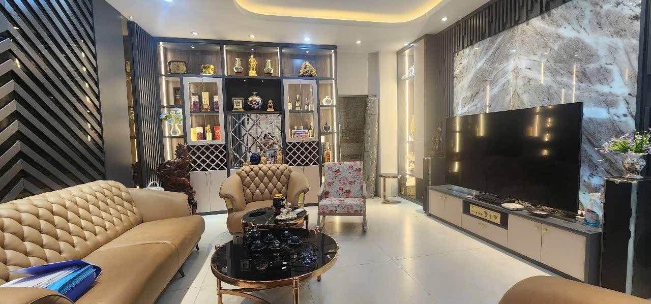 Nhà 5 tầng thang máy Hoàng Văn Thụ 46,8m² giá 8 tỷ - Thiết kế hiện đại, gần trung tâm