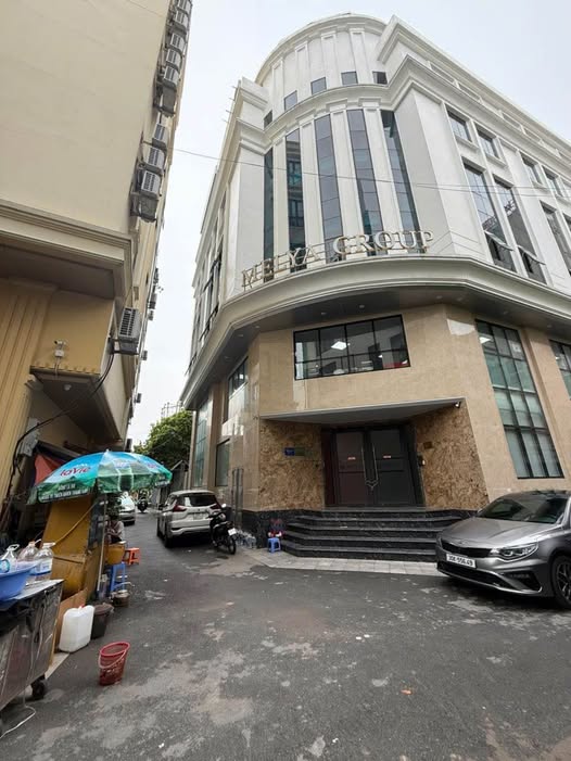 Văn phòng cho thuê Nguyễn Khang 100m² giá chỉ 20 triệu - Lô góc siêu đẹp!