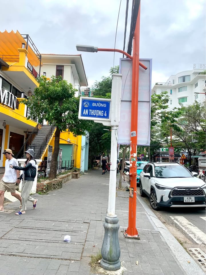 Bán nhà 3 tầng 90m² phường Mỹ An, Đà Nẵng giá 30 tỷ - Kinh doanh sầm uất, gần biển Mỹ Khê!